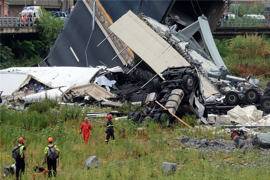 Τραγωδία στη Γένοβα: Στους 38 οι νεκροί από την κατάρρευση της γέφυρας Video - Φωτογραφία 2