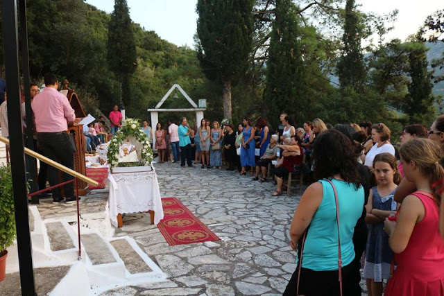 Εσπερινός στην ιστορική Μονή Κοιμήσεως Θεοτόκου (Παναγία η Οδηγήτρια) στο ΒΑΣΙΛΟΠΟΥΛΟ Ξηρομέρου | ΦΩΤΟ: Γεωργία Μελεούνη - Φωτογραφία 9