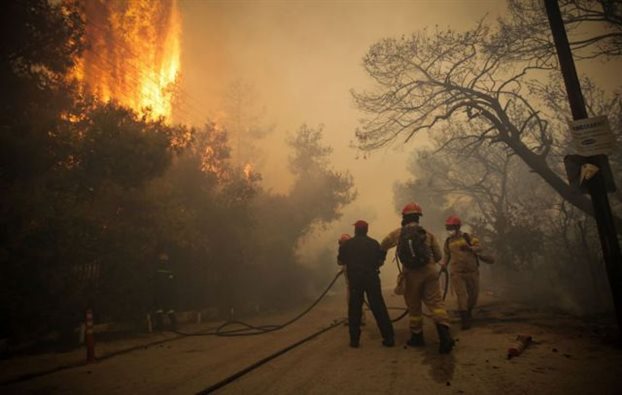 Άργησαν 30 λεπτά να σβήσουν την εστία της μοιραίας πυρκαγιάς στο Μάτι - Φωτογραφία 1