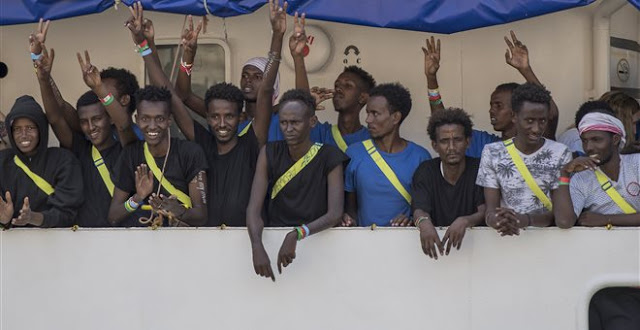 Έφτασε στο λιμάνι της Βαλέτας το Aquarius με 141 μετανάστες και πρόσφυγες - Φωτογραφία 1