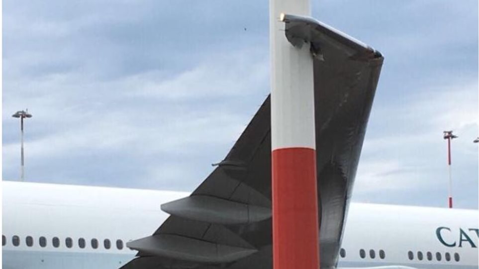 Ρώμη: Αεροσκάφος χτύπησε σε προβολέα του Φιουμιτσίνο - Φωτογραφία 1
