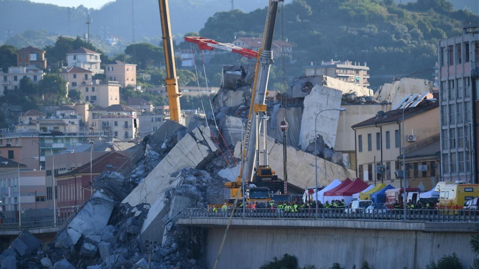 Εθνικό πένθος στην Ιταλία για την κατάρρευση της γέφυρας στη Γένοβα - Φωτογραφία 1