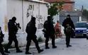 Άγρια δολοφονία στο Αιγάλεω: Ρομά πυροβόλησε και σκότωσε τον γιο του