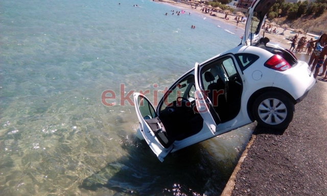 Κρήτη: Έπεσε με το αυτοκίνητο στη θάλασσα! [photos] - Φωτογραφία 3