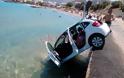 Κρήτη: Έπεσε με το αυτοκίνητο στη θάλασσα! [photos] - Φωτογραφία 1
