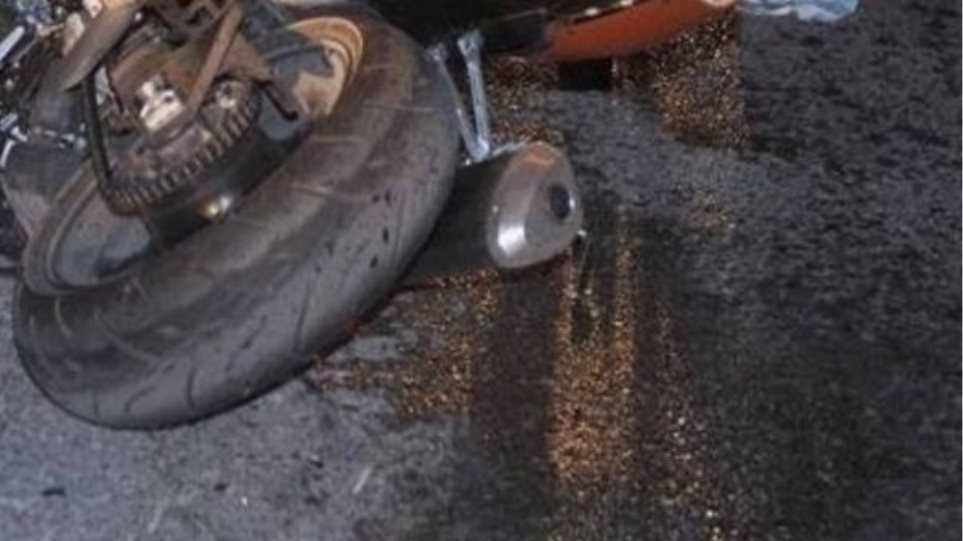 Λέσβοs: Οδηγός δικύκλου με επιβαίνοντες τα δύο παιδιά του σκοτώθηκε σε δυστύχημα - Φωτογραφία 1