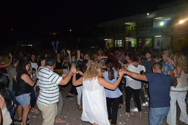 Ξεφάντωμα ως το πρωί με πολύ κόσμο! Έτσι …γλεντάει η ΠΑΛΑΙΟΜΑΝΙΝΑ! | ΦΩΤΟ - Φωτογραφία 3