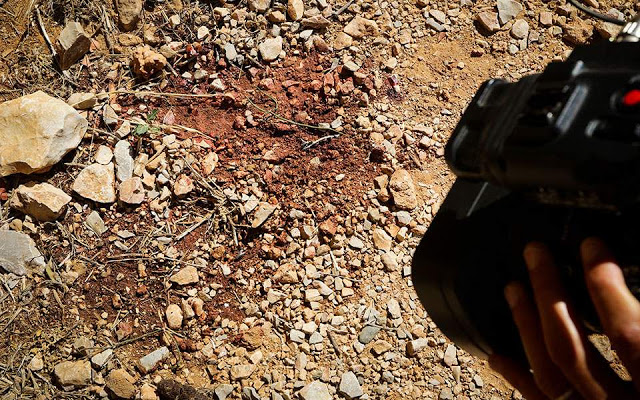 Φρικτή δολοφονία από συμμορία αλλοδαπών του Φιλοπάππου - Μαχαίρωσαν 25χρονο και τον πέταξαν στα βράχια - Φωτογραφία 1