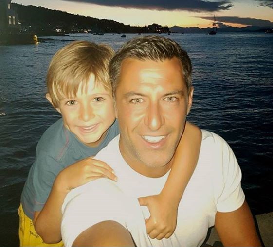 Κωνσταντίνος Αγγελίδης: Η πρώτη συνάντηση με τον γιο του μετά την περιπέτεια της υγείας τους - Φωτογραφία 2