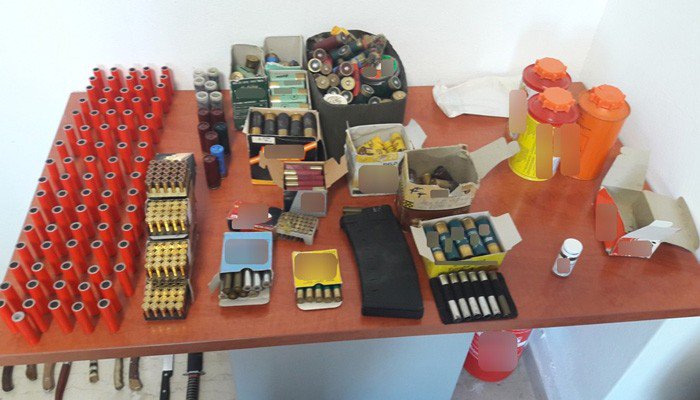 Ολόκληρο οπλοστάσιο βρέθηκε στο σπίτι 54χρονου στο Ηράκλειο (φωτο) - Φωτογραφία 2