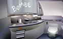 Η απειλή για βόμβα... γραμμένη με σαπούνι!- Οι εικόνες από την πτήση της Condor που έκανε αναγκαστική προσγείωση στα Χανιά - Φωτογραφία 2