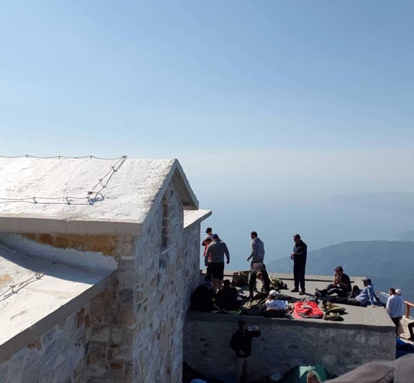 Αγρυπνία στην κορυφή του Άθωνα στο εκκλησάκι της Μεταμορφώσεως (φωτογραφίες) - Φωτογραφία 5