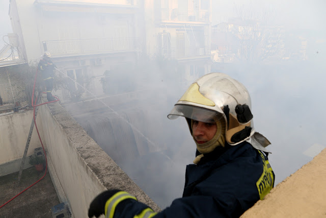 Απίστευτο περιστατικό στον Ριγανόκαμπο: Οι πυροσβέστες έσβηναν τη φωτιά και οι Ρομά τους έκλεβαν! - Φωτογραφία 1