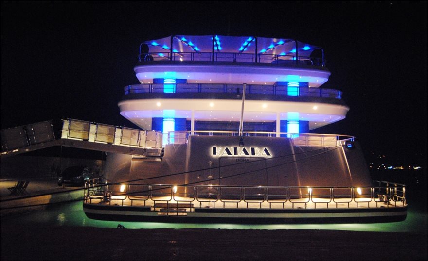 Στη Ζάκυνθο ο Εμίρης του Κατάρ - Δείτε το υπερπολυτελές σκάφος του - Φωτογραφία 4