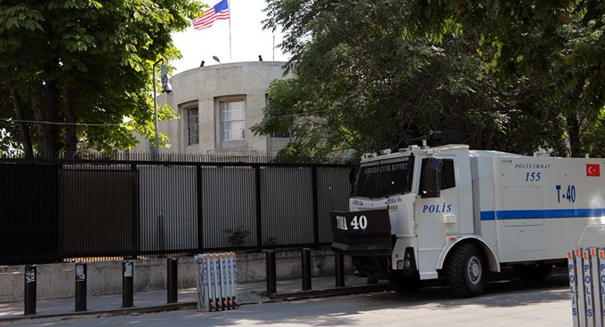 Συναγερμός στην Άγκυρα! Πυροβολισμοί στην πρεσβεία των ΗΠΑ - Φωτογραφία 15