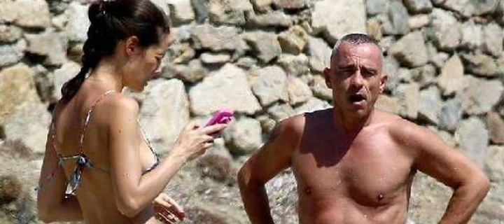 Η καλλονή σύζυγος του Eros Ramazzoti κλέβει τις εντυπώσεις στο νησί των ανέμων! - Φωτογραφία 3