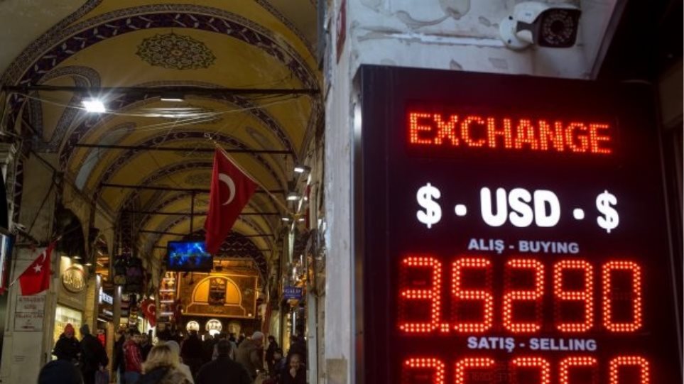 Διπλό χτύπημα από Moody's - S&P στην Τουρκία - Φωτογραφία 1