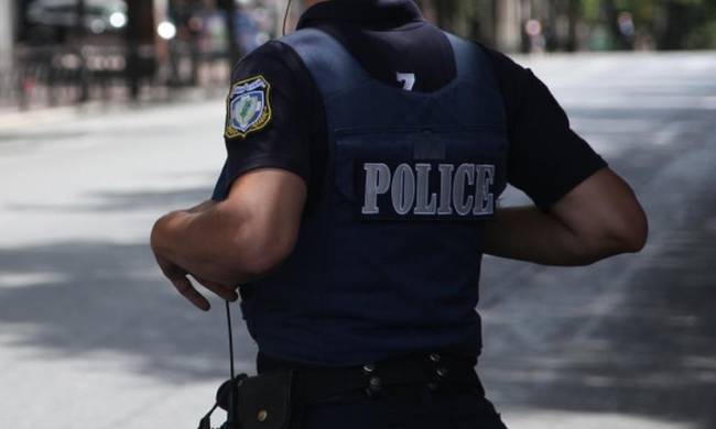 Ναυπάκτιος αστυνομικός της ομάδας ΔΙΑΣ συνέλαβε Γεωργιανούς που έκλεψαν σπίτι στο Χολαργό - Φωτογραφία 1