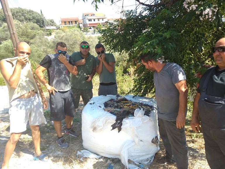 Ο διαρκής πόλεμος των σκουπιδιών στην Κέρκυρα - Φωτογραφία 5