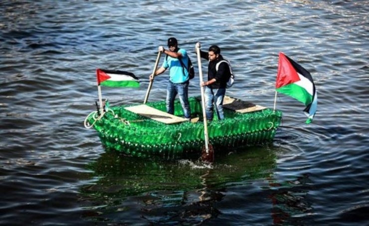 Βάρκα από πλαστικά μπουκάλια συντηρεί μια οικογένεια στη Γάζα! - Φωτογραφία 1