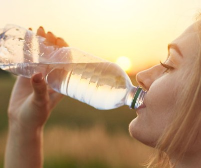 Ρύθμιση σακχάρου: Πόσο νερό πρέπει να πίνετε - Φωτογραφία 1