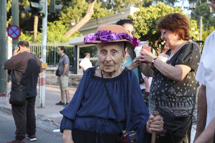 Συγκέντρωση διαμαρτυρίας των πυρόπληκτων της Ραφήνας και του Μαραθώνα - Φωτογραφία 5