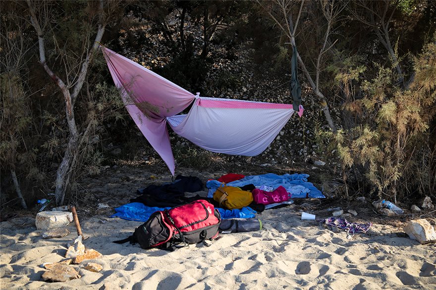 Φωτογραφίες: Δαμάζοντας τα κύματα στη Μεσακτή Ικαρίας - Φωτογραφία 7