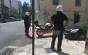 Νεαρός απειλεί να αυτοπυρποληθεί στο κέντρο της Πάτρας - Φωτογραφία 2