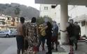 Αθίγγανοι ξυλοκόπησαν γιατρό στο νοσοκομείο Ναυπλίου - Εικόνες