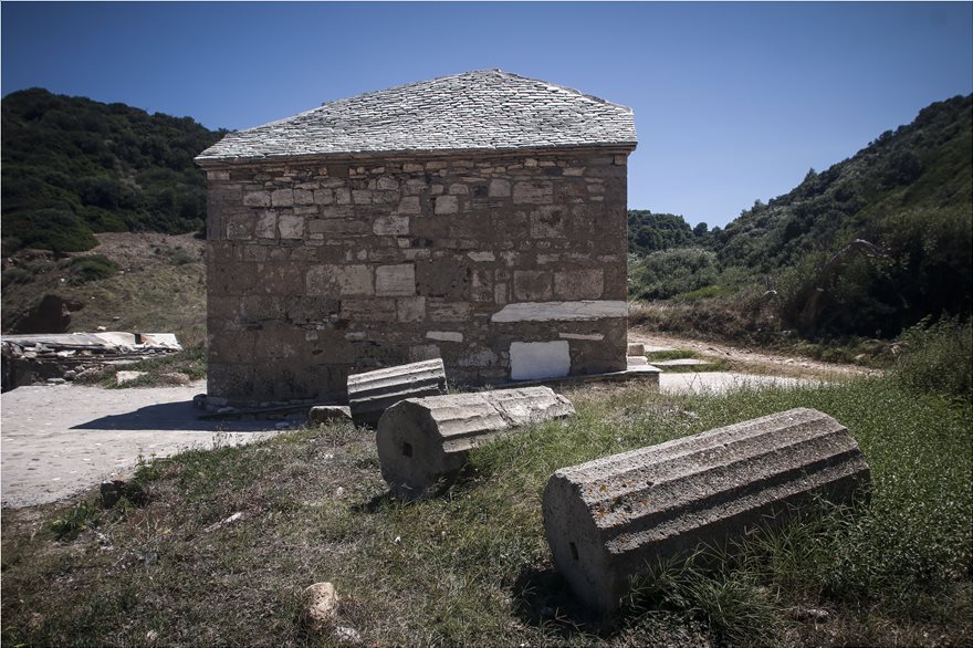 Το εντυπωσιακό ψηφιδωτό και τα ερείπια του ναού της Αρτέμιδας - Φωτογραφία 5