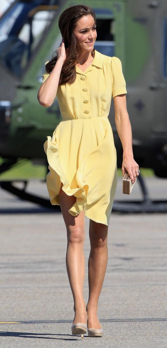 Οι royals έχουν το τέλειο τρικ για να μην σας σηκώνει ο αέρας τη φούστα - Φωτογραφία 2