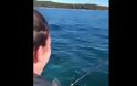 Χταπόδι εναντίον ψαράδων: Τους «τύφλωσε» το μελάνι [Video]