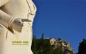Ναύπλιο: Βανδάλισαν το άγαλμα του Ιωάννη Καποδίστρια - Του έσπασαν τα δάχτυλα - Φωτογραφία 1