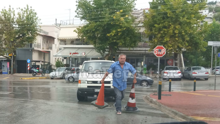 Απίστευτη νεροποντή στη Λαμία - Δρόμοι ποτάμια - Φωτογραφία 2