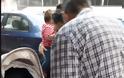 Κατακραυγή για ταξιτζή στα Χανιά και θύμα μια μητέρα με βρέφος - Φωτογραφία 2