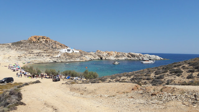 Άγιος Σώστης - Η παραλία της Σερίφου με τα γαλάζια νερά και την άγρια ομορφιά - Φωτογραφία 3