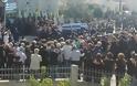 Ζάρακες: Πλήθος κόσμου στη κηδεία του Νίκου Βασιλείου - «Παρών» και ο Πάνος Καμμένος! (ΦΩΤΟ) - Φωτογραφία 2