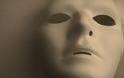 Το τεστ της «κούφιας μάσκας» που μπορεί να δείξει αν κάποιος πάσχει από σχιζοφρένεια!