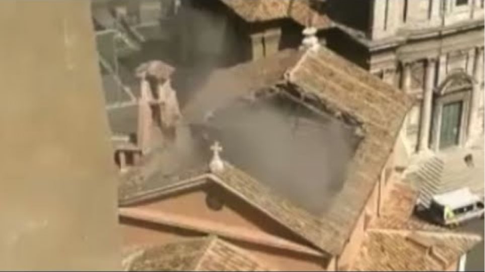 Ιταλία: Κατέρρευσε η οροφή ιστορικής εκκλησίας του 16ου αιώνα στη Ρώμη - Φωτογραφία 2