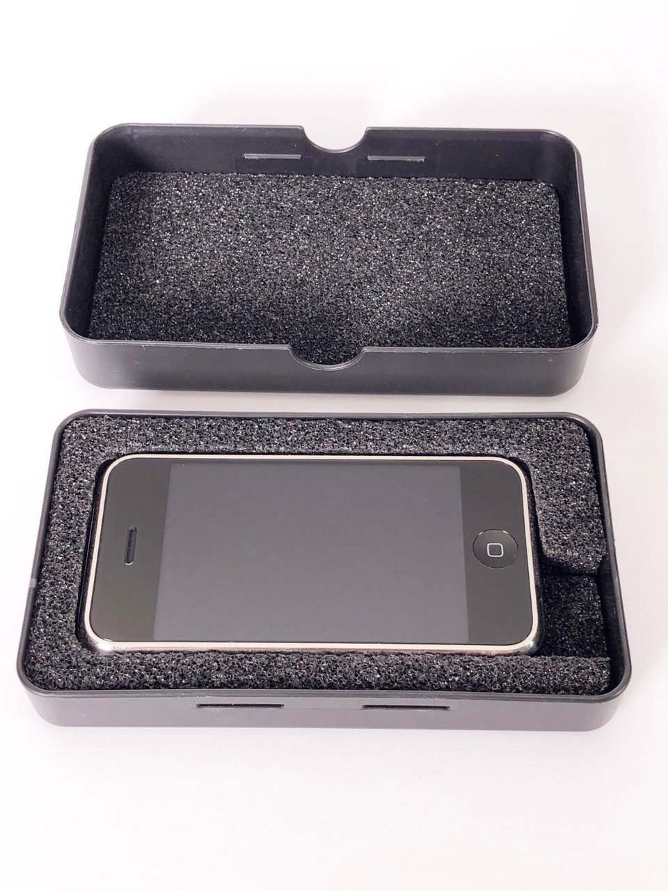 Πωλείται στο eBay σπάνιο πρωτότυπο iPhone και οι προσφορές έχουν ήδη ξεπεράσει τα $13.000 - Φωτογραφία 3