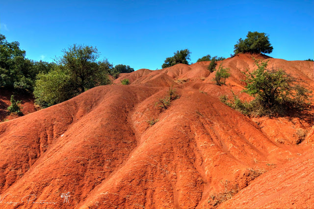 Το σπάνιο γεωλογικό φαινόμενο που μαγεύει: Δείτε τους κόκκινους αμμόλοφους στη ΠΡΕΒΕΖΑ με το φακό της Βονιτσάνας Vicky Pantazis - Φωτογραφία 2