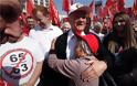 Χιλιάδες Ρώσοι στους δρόμους ενάντια στο νέο συνταξιοδοτικό του Πούτιν - Φωτογραφία 3