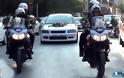 Με τη συνοδεία μηχανών της ομάδας ΔΙ.ΑΣ και σειρήνες ο γάμος της Αστυνομικού στην Κοζάνη – (βίντεο και φωτο) - Φωτογραφία 1
