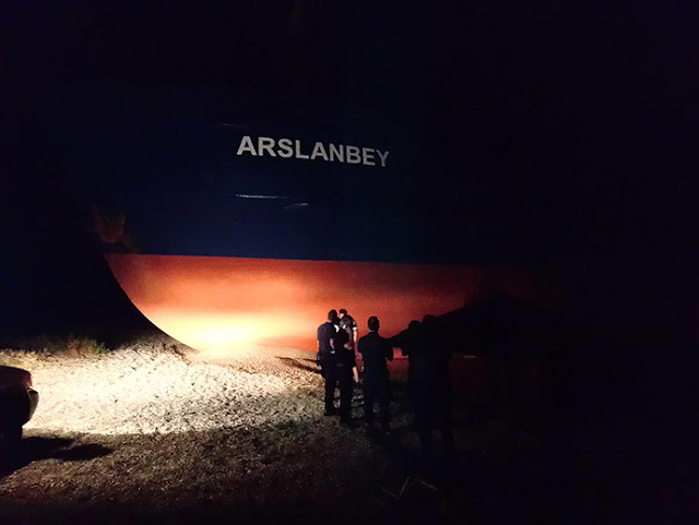 Βόρεια Εύβοια: Φορτηγό πλοίο «κόλλησε» σε αμμώδη βυθό! (ΦΩΤΟ) - Φωτογραφία 2