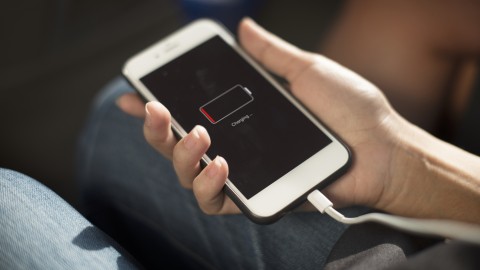 Το πρόγραμμα αντικατάστασης των μπαταριών στα iPhone της Apple τελειώνει τον Δεκέμβριο - Φωτογραφία 1