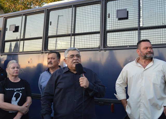 Χρυσής Αυγή-Βίντεο και εικόνες από τη συγκέντρωση διαμαρτυρίας για την καταστροφή του Ιερού Ναού της Παναγίας Ελευθερώτριας για την κατασκευή τζαμιού - Φωτογραφία 3