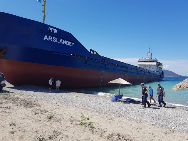 Τουρκικό πλοίο βγήκε σε ακτή της Εύβοιας - Εικόνες - Φωτογραφία 3