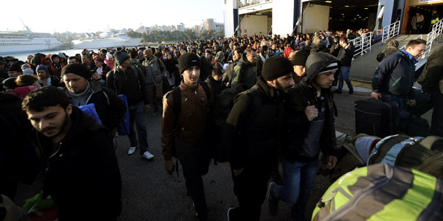 Η Λέσβος εκπέμπει SOS: 8.500 μετανάστες σε χώρο για 3.500 καταγγέλλουν εργαζόμενοι - Φωτογραφία 1