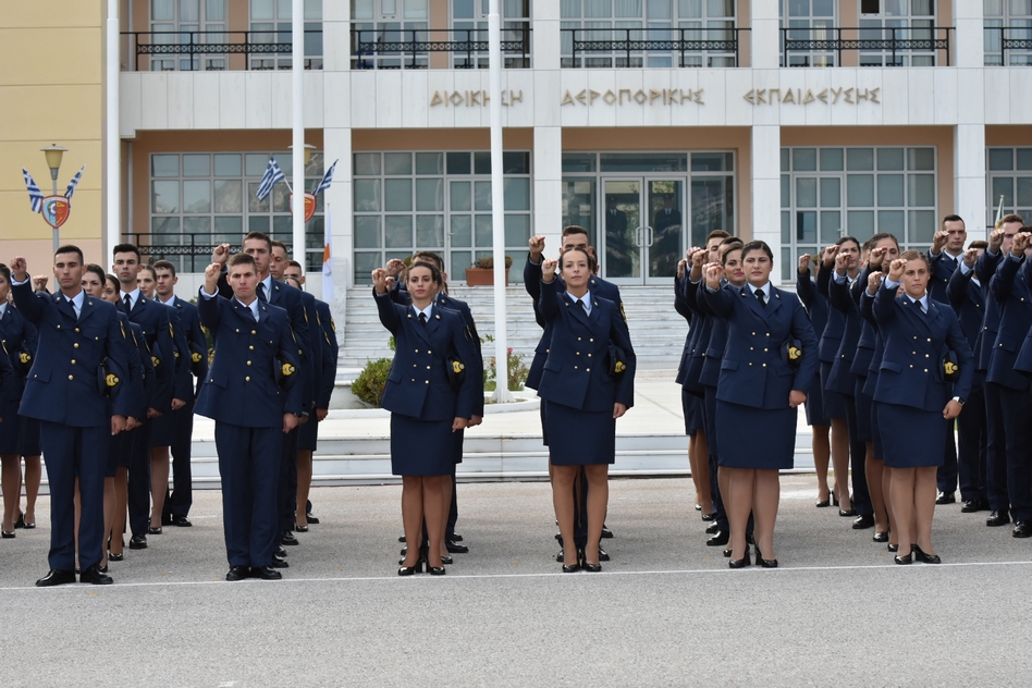 Ορκωμοσία των νέων Σμηνιών της Σχολής Τεχνικών Υπαξιωματικών Αεροπορίας - Φωτογραφία 9