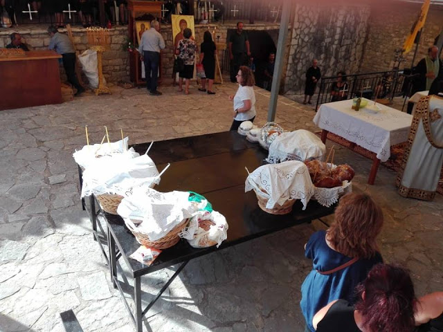 Γιορτάζει σήμερα η Παναγία η Ρομβιάτισσα- στα Ακαρνανικά | ΦΩΤΟ - Φωτογραφία 37